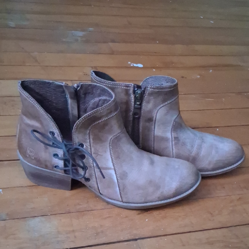 ROAN By Bed Stu Size 9 Boots